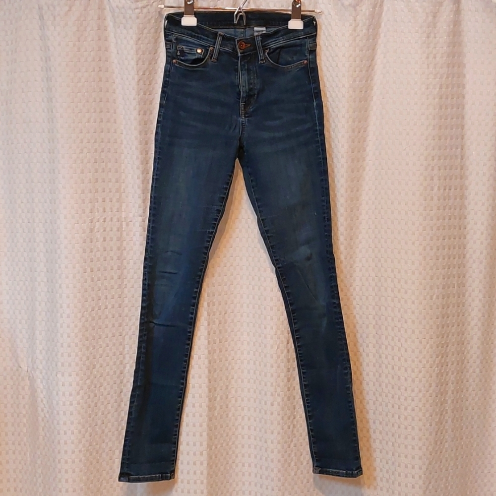 Skinny jeans